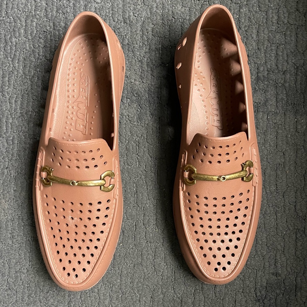 Men’s fancy, brown loafer shoes | Size: 11
